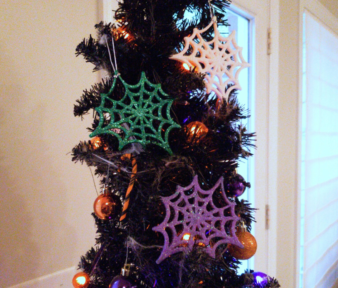 Glitter Spiderweb ornaments 4.5" and 6.25"